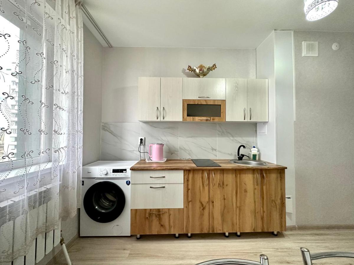 1 Комнатная Драмтеатр 1Bedroom Apartment Ustʼ-Kamenogorsk 외부 사진