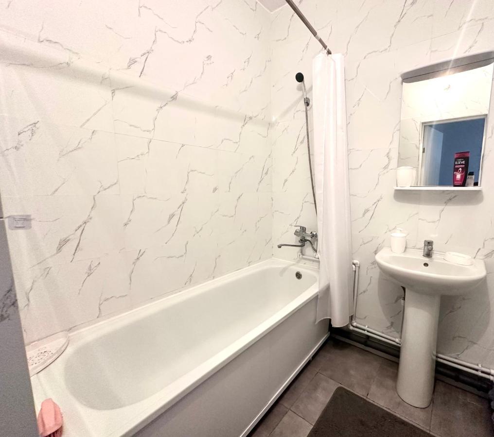 1 Комнатная Драмтеатр 1Bedroom Apartment Ustʼ-Kamenogorsk 외부 사진